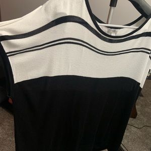 Short sleeve light weight sweater